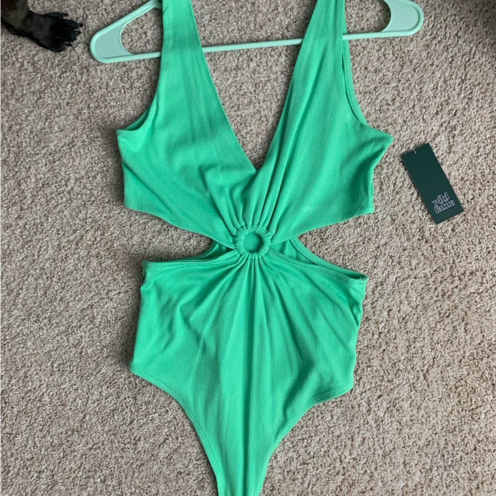 Super soft cutout bodysuit 🥝🦎🌴